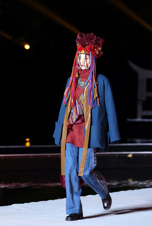 中國民族服飾設(shè)計展演在浙江桐廬舉行